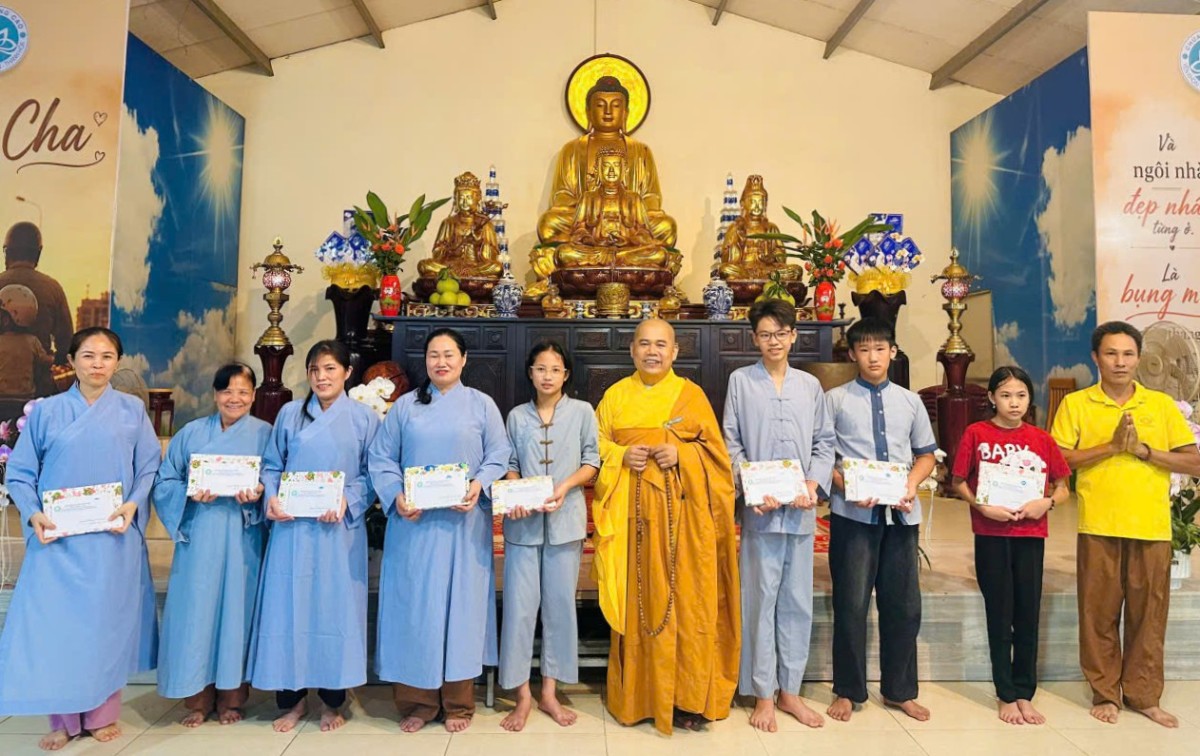 Chùa Đống Cao tổ chức phát thưởng năm học 2025–2026 nhân khánh đản Bồ Tát Địa Tạng